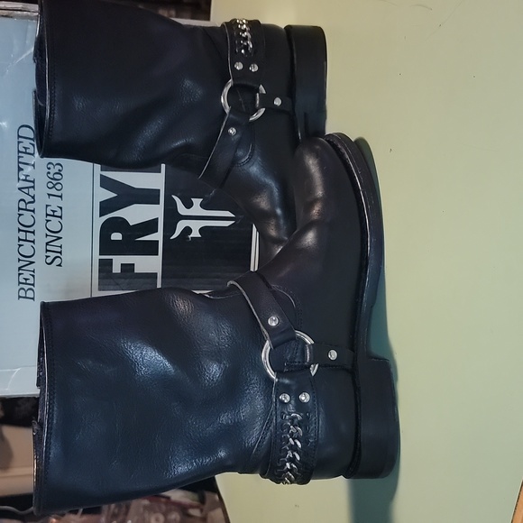 Frye Jenna Chain Moto Boot - Picture 6 of 16